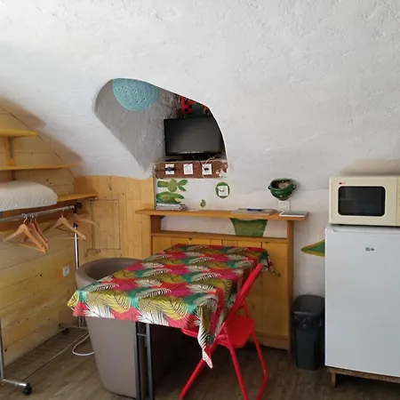 Gites Des Esselards Yzeron Chambre photo