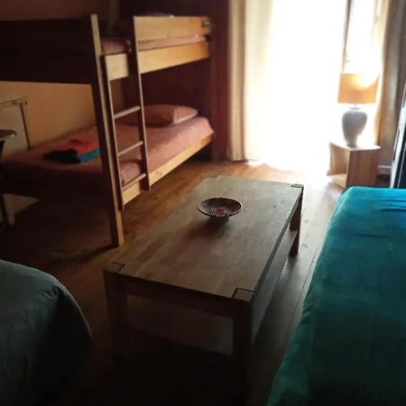 Gites Des Esselards Yzeron Chambre photo