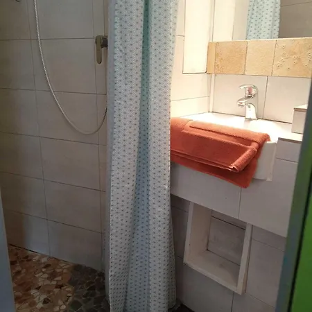 Gites Des Esselards Yzeron Chambre photo